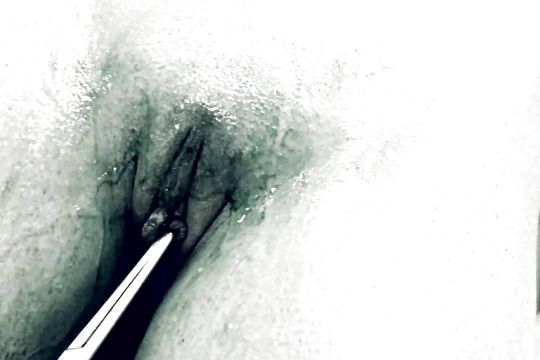 Ученый в лаборатории трахает девушку-инопланетянина