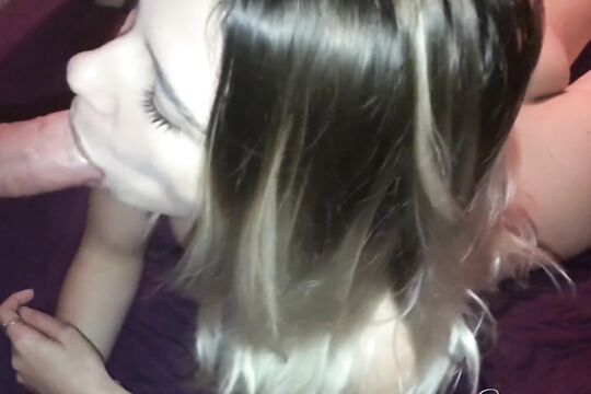 Не смогла минетом мужика до оргазма довести и уселась на хуй